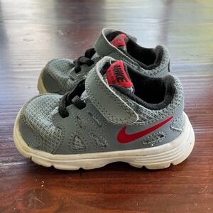 Nike Revolution 2 Low Top Sneaker Boy's US 4C‎ Gray Logo Hook & Loop 555084-013